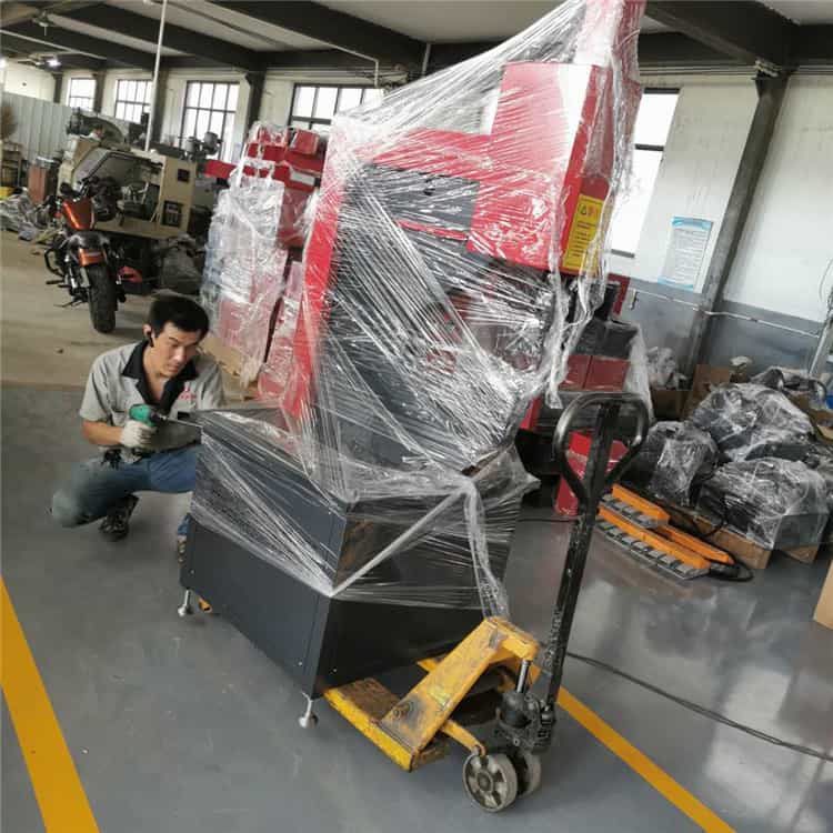 液壓壓鉚機(jī)