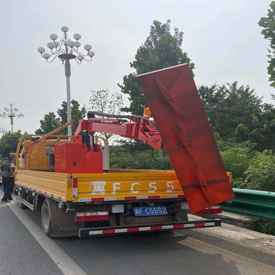 車載式綠籬修剪機(jī)